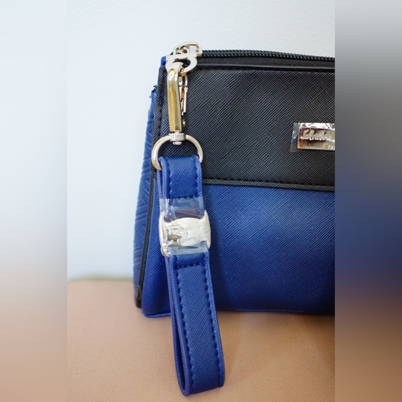 Eva Air Ferragamo overnight kits - Picture 4 of 5